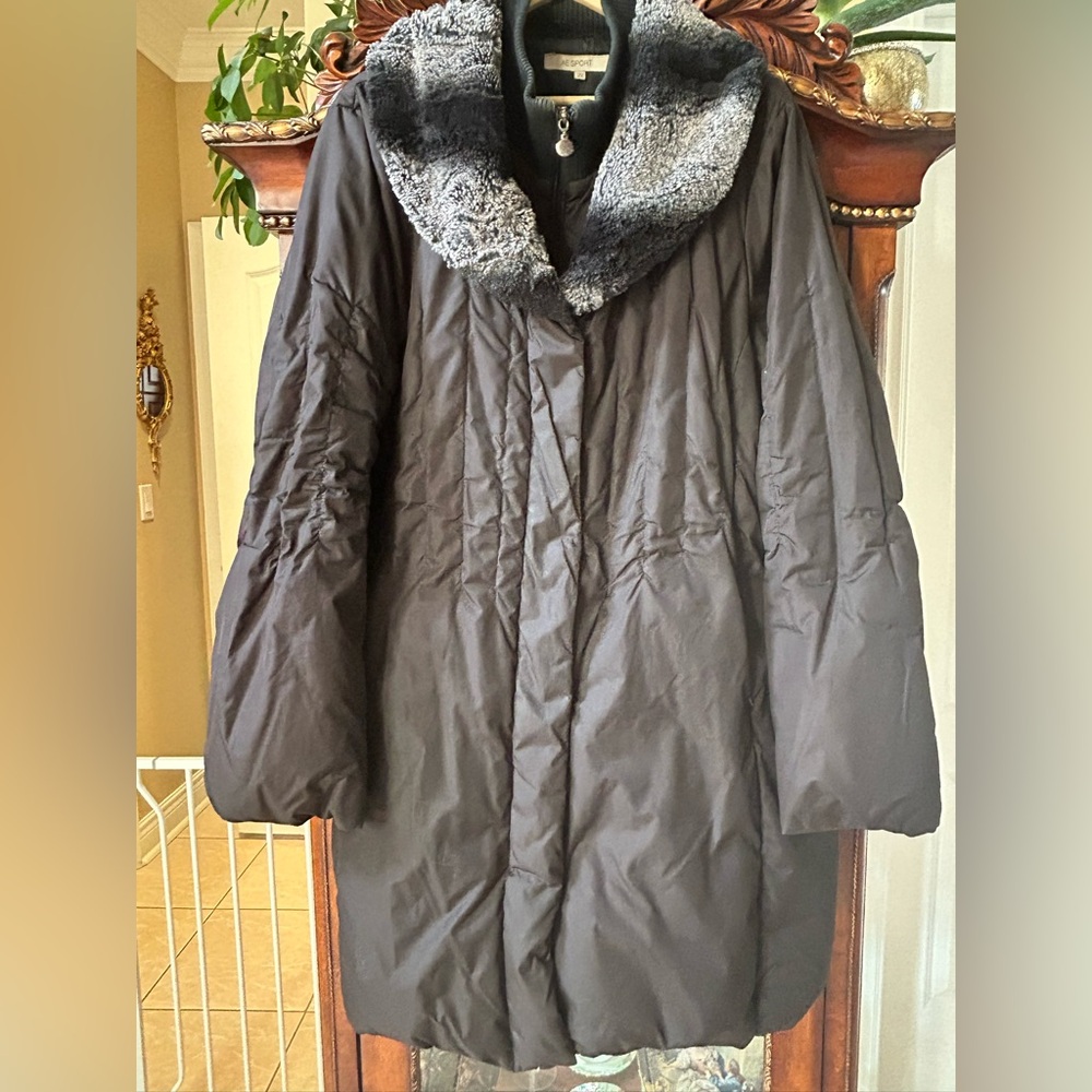 Beautiful Black Quilted Winter Coat with Faux Fur Collar